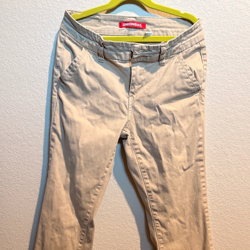 Union Bay Kahkis size 3 w 26